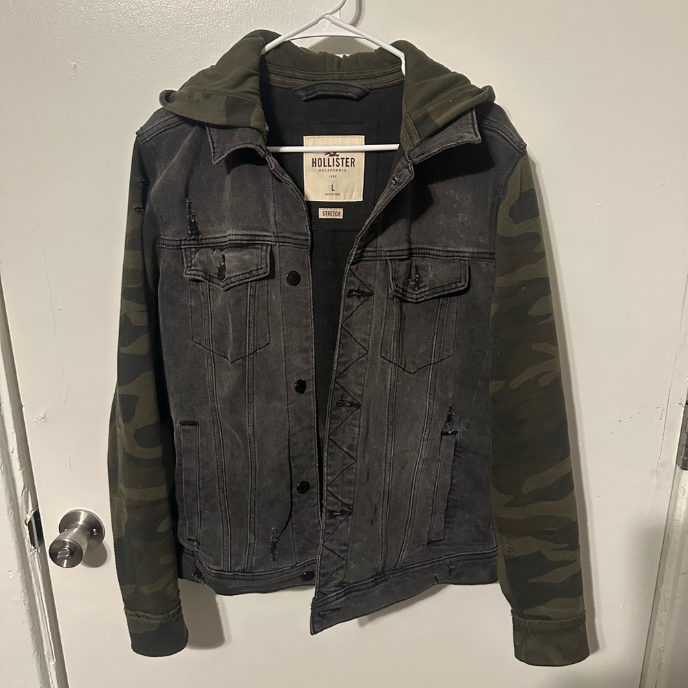 Hollister Men's Black and Green Jacket